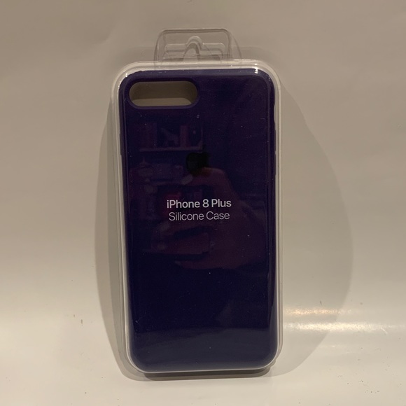 Genuine Apple iPhone 7/8 Plus Silicone Case Purple - Picture 2 of 6